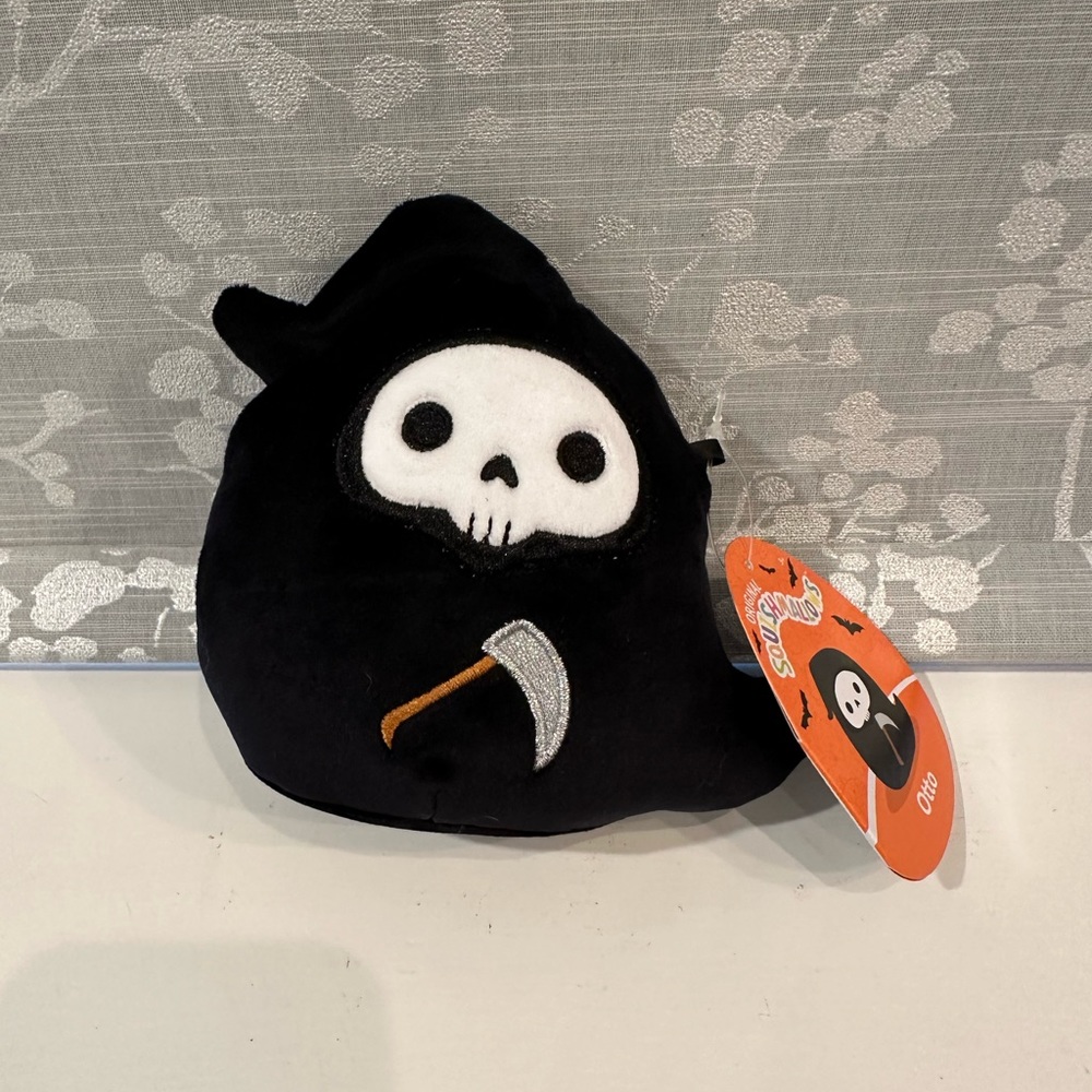 NWT Otto the Grim Reaper 4.5in Halloween Squishmallows